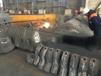 Testa di martello in acciaio ad alto manganese per frantumiere a impatto Parti di usura provenienti dall'estrazione di energia