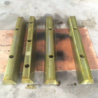 Parti di macchinari Equipaggiamenti originali per la frantumazione di minerali C80 Cuneo per frantumazione di mascelle Parti di ricambio