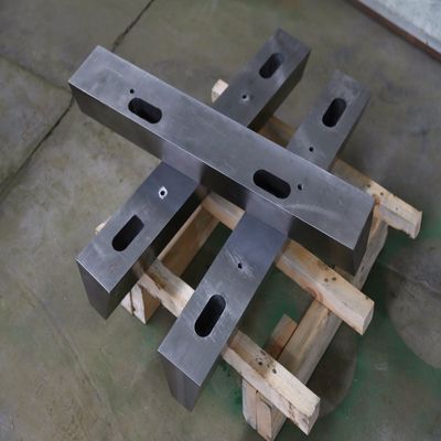 Parti di macchinari Equipaggiamenti originali per la frantumazione di minerali C80 Cuneo per frantumazione di mascelle Parti di ricambio