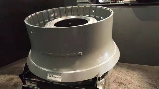Concavo e mantello di acciaio ad alto manganese utilizzati nella macchina per l'estrazione di minerali H6800 Conus Crusher