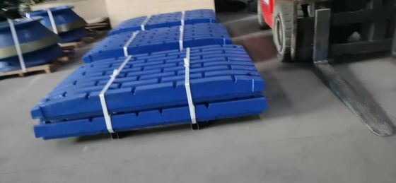 999 kg Peso C96 C100 Maciatore di mascella parti di usura Piastra di mascella fissa e mobile per la frantumazione
