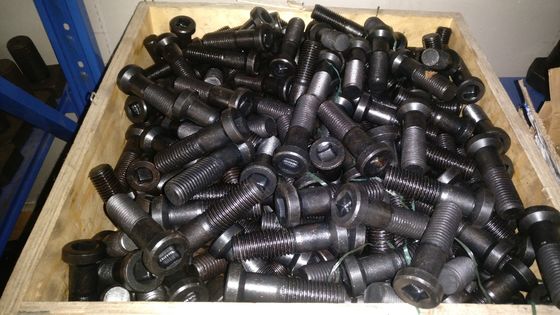 Bolt inferiore personalizzato per il trituratore resistente all'usura e resistente all'usura