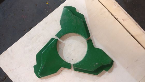 Fabbricazione di pezzi di ricambio per la frantumazione VSI Piastra di usura superiore e inferiore B6150SE 3.21 kg Peso