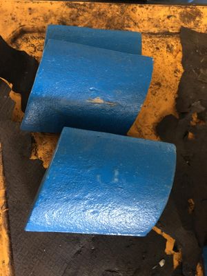 Piastra di usura ad alto cromo per miniere di minerale VSI Ricambi di trituratrice CV217 CV228 CV229